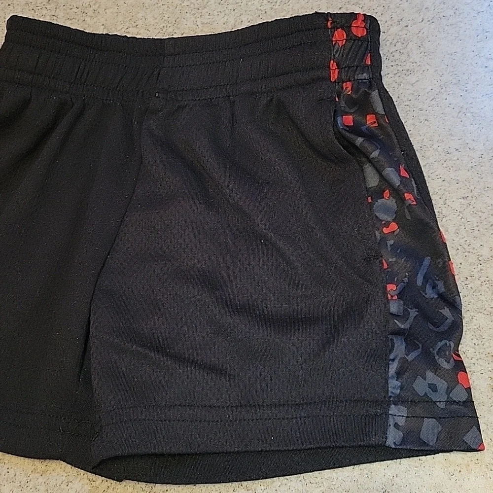 Marvel Spiderman 2 Pc Set Spiderman Tshirt And Shorts Size 18 Months